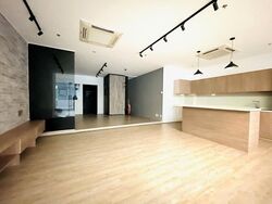 The Mezzo (D12), Retail #610498031